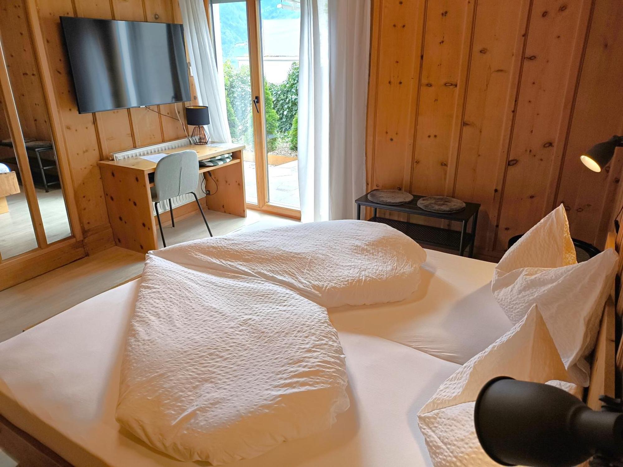 Schenna Garni Eden Bed & Breakfast ภายนอก รูปภาพ