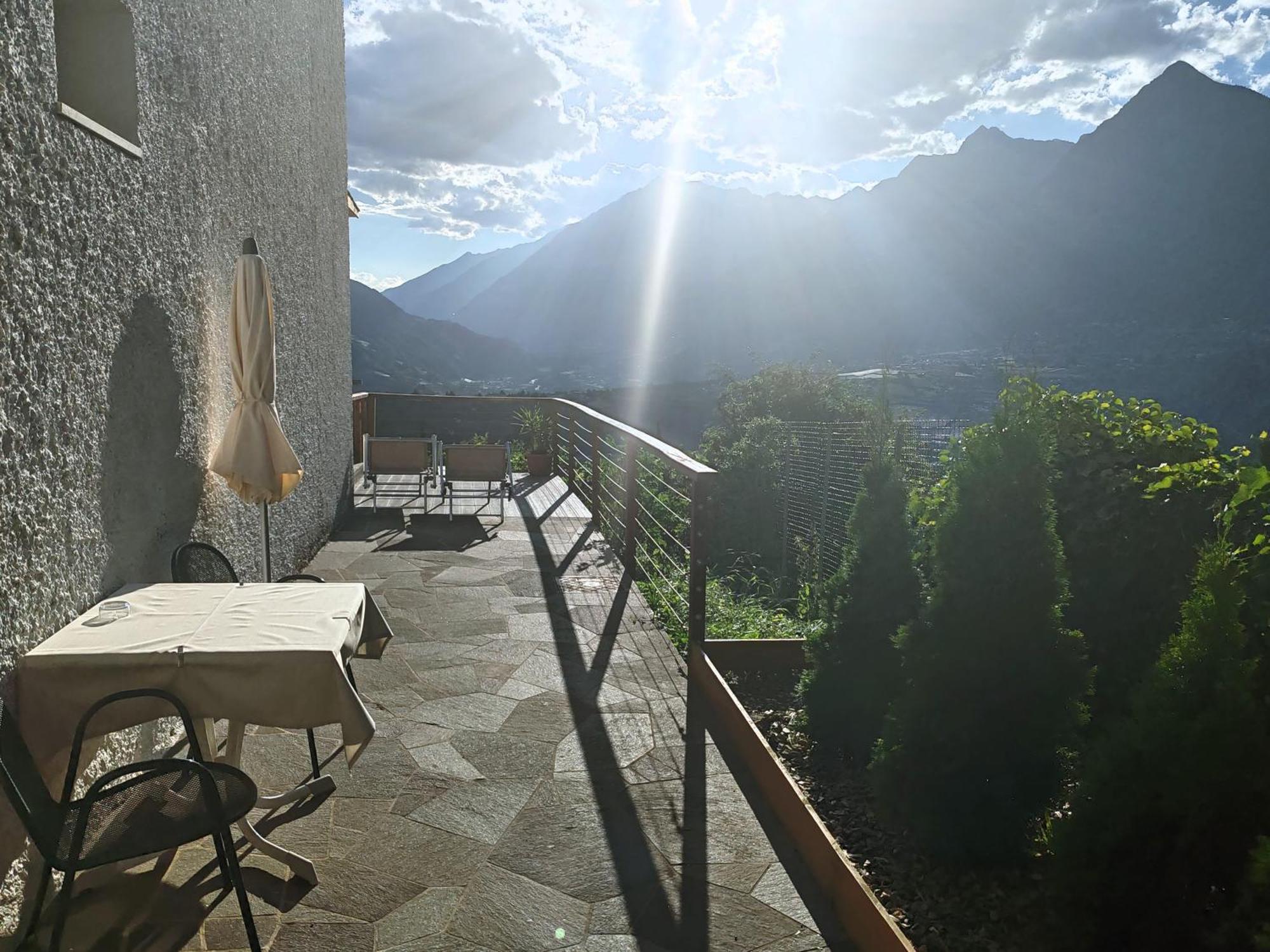 Schenna Garni Eden Bed & Breakfast ภายนอก รูปภาพ