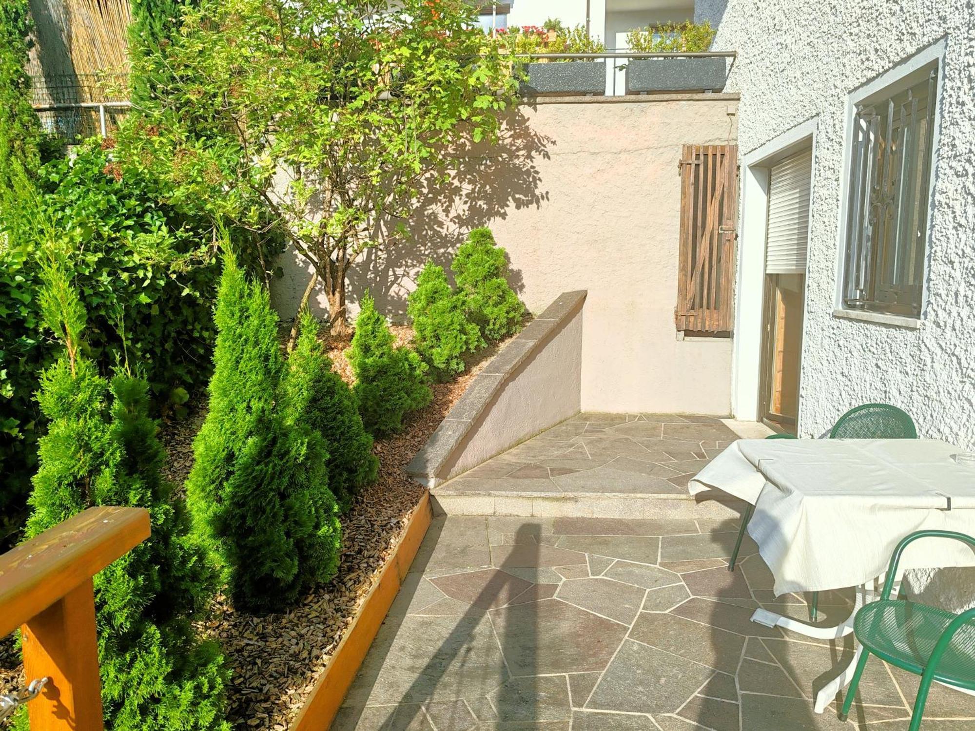 Schenna Garni Eden Bed & Breakfast ภายนอก รูปภาพ