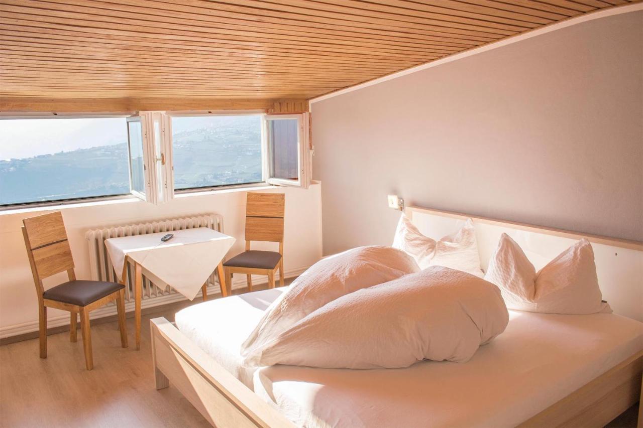 Schenna Garni Eden Bed & Breakfast ภายนอก รูปภาพ