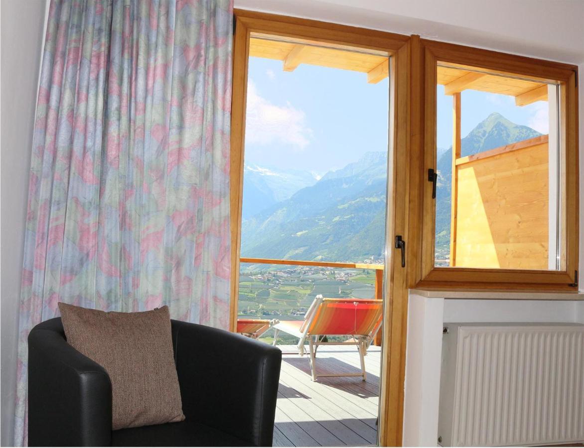 Schenna Garni Eden Bed & Breakfast ภายนอก รูปภาพ