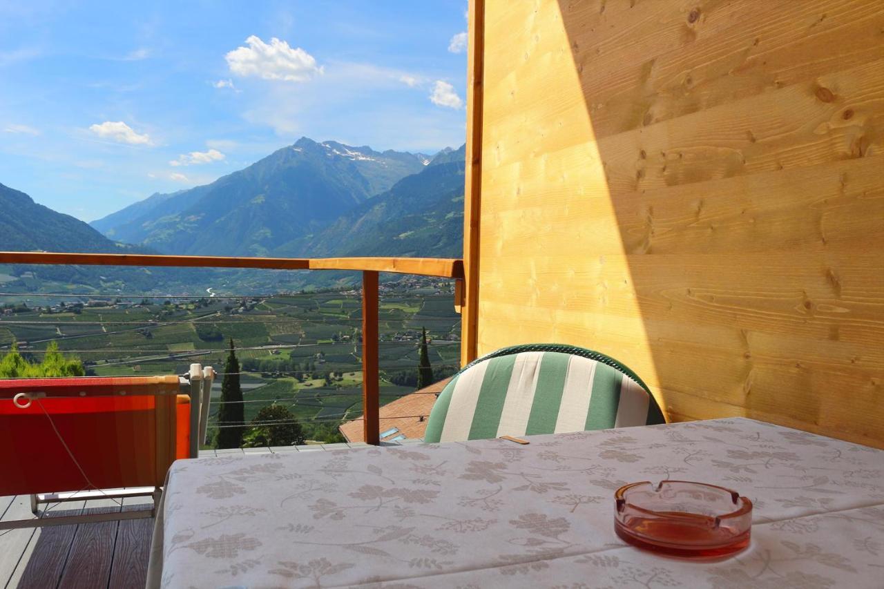 Schenna Garni Eden Bed & Breakfast ภายนอก รูปภาพ