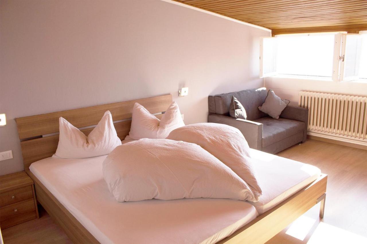 Schenna Garni Eden Bed & Breakfast ภายนอก รูปภาพ