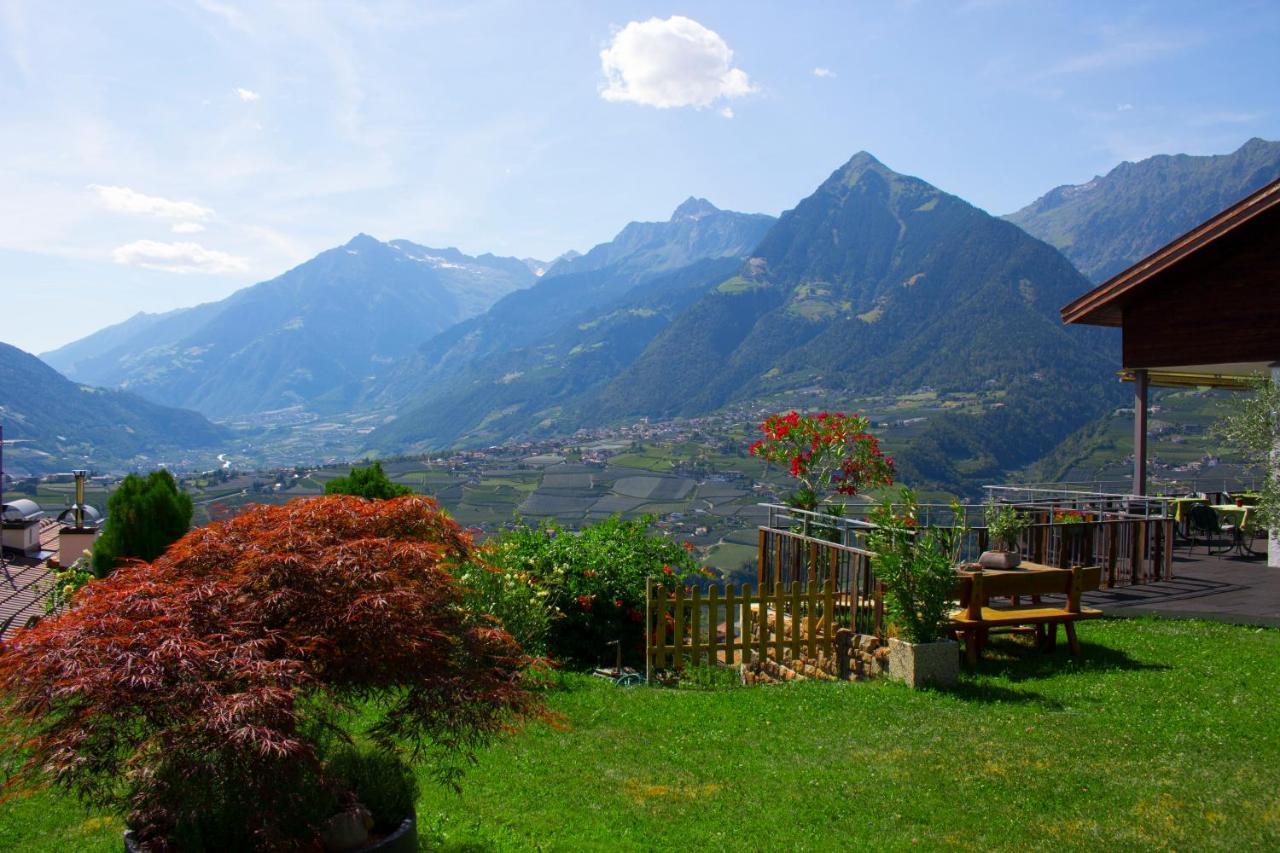 Schenna Garni Eden Bed & Breakfast ภายนอก รูปภาพ